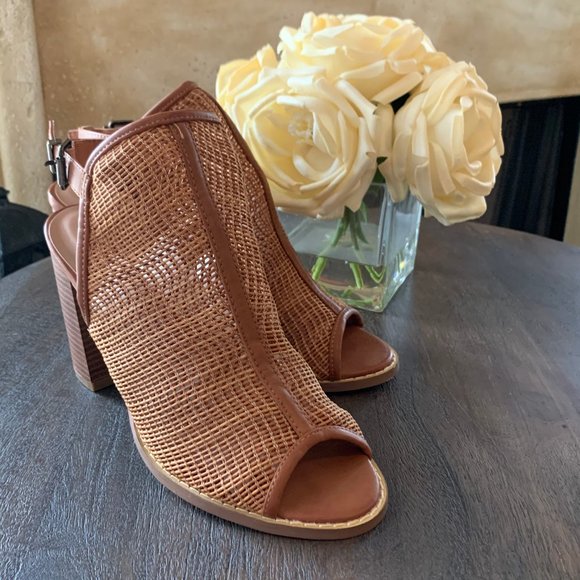 Extreme by Eddie Marc Block Heel Mesh Sandals - Picture 4 of 8